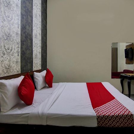 Hotel Yash House Neu-Delhi Exterior foto