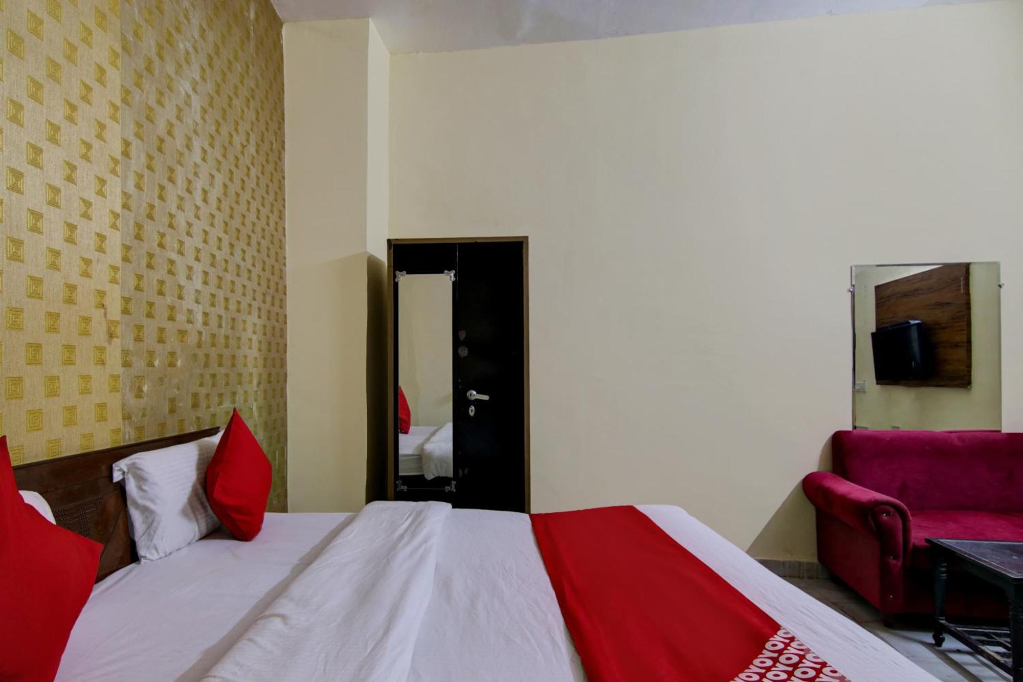 Hotel Yash House Neu-Delhi Exterior foto