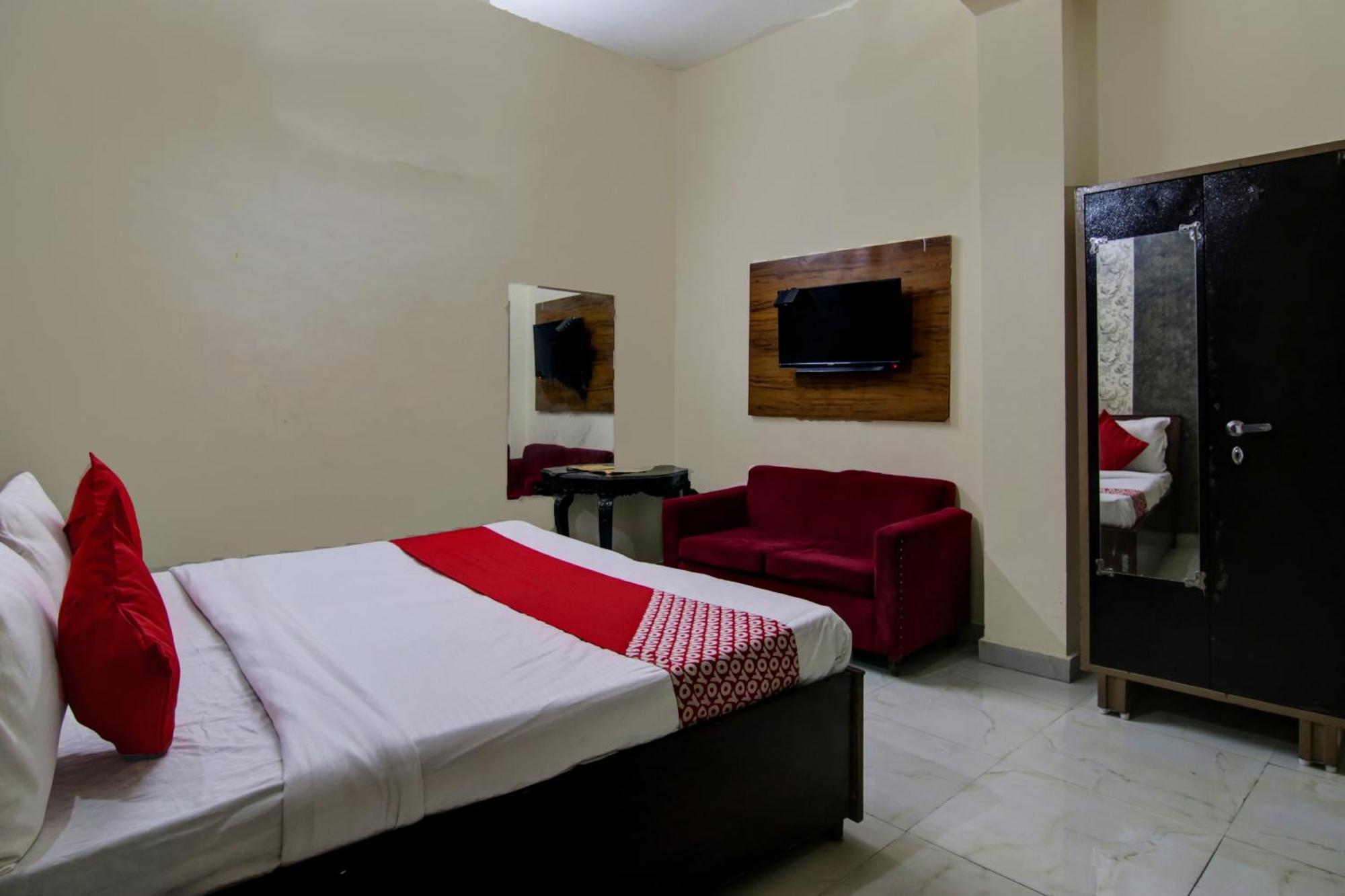 Hotel Yash House Neu-Delhi Exterior foto