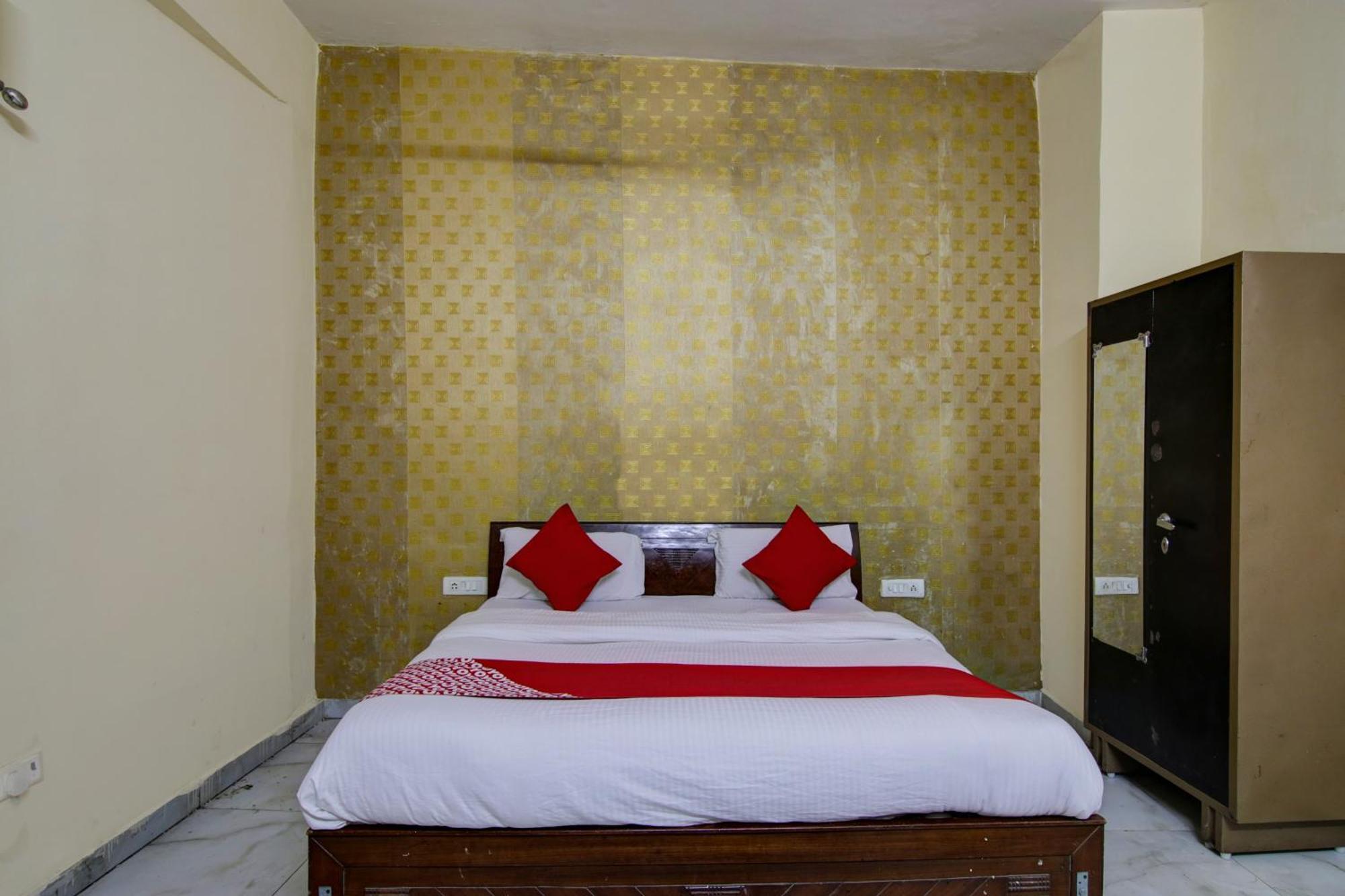 Hotel Yash House Neu-Delhi Exterior foto