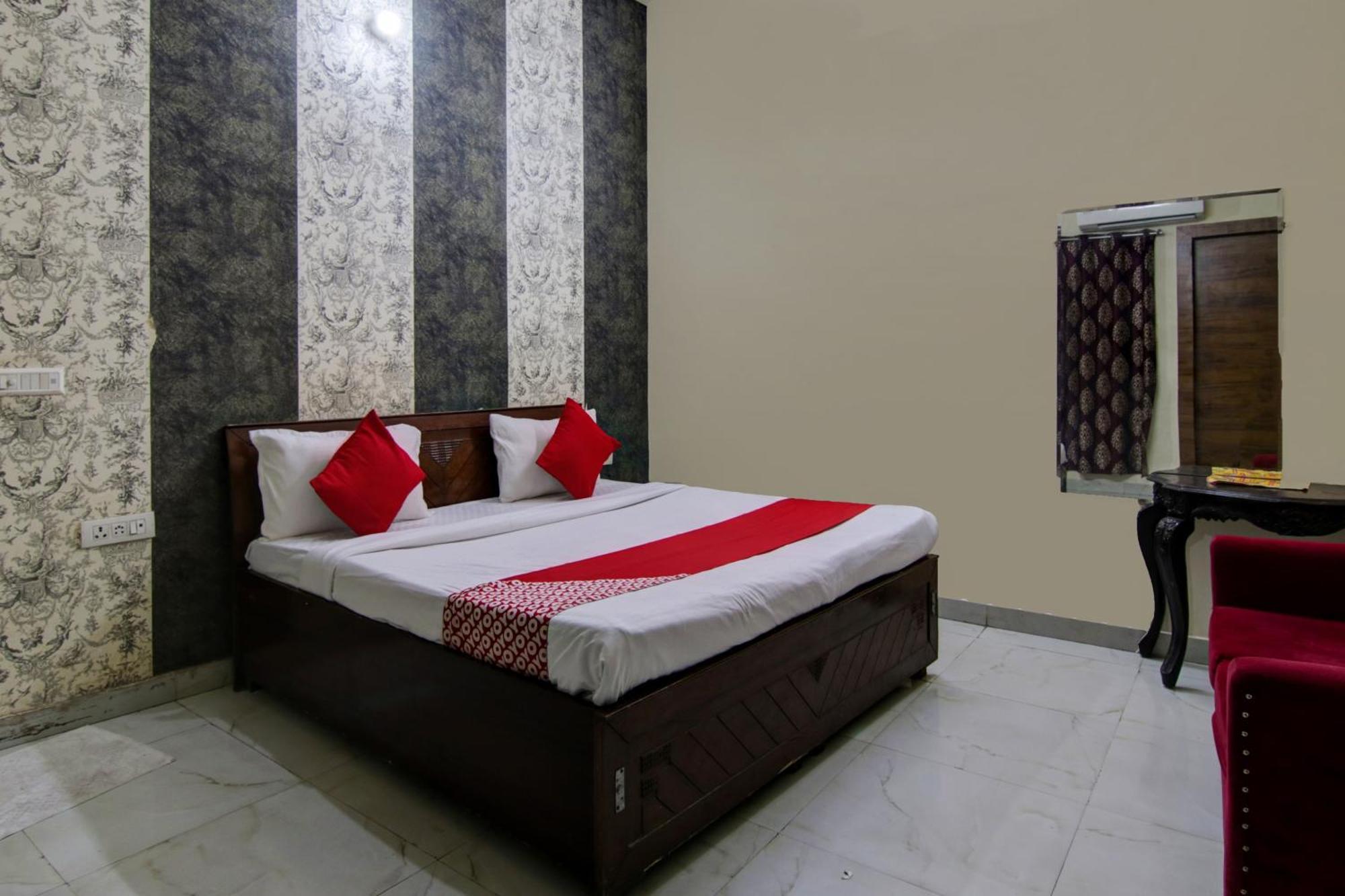 Hotel Yash House Neu-Delhi Exterior foto