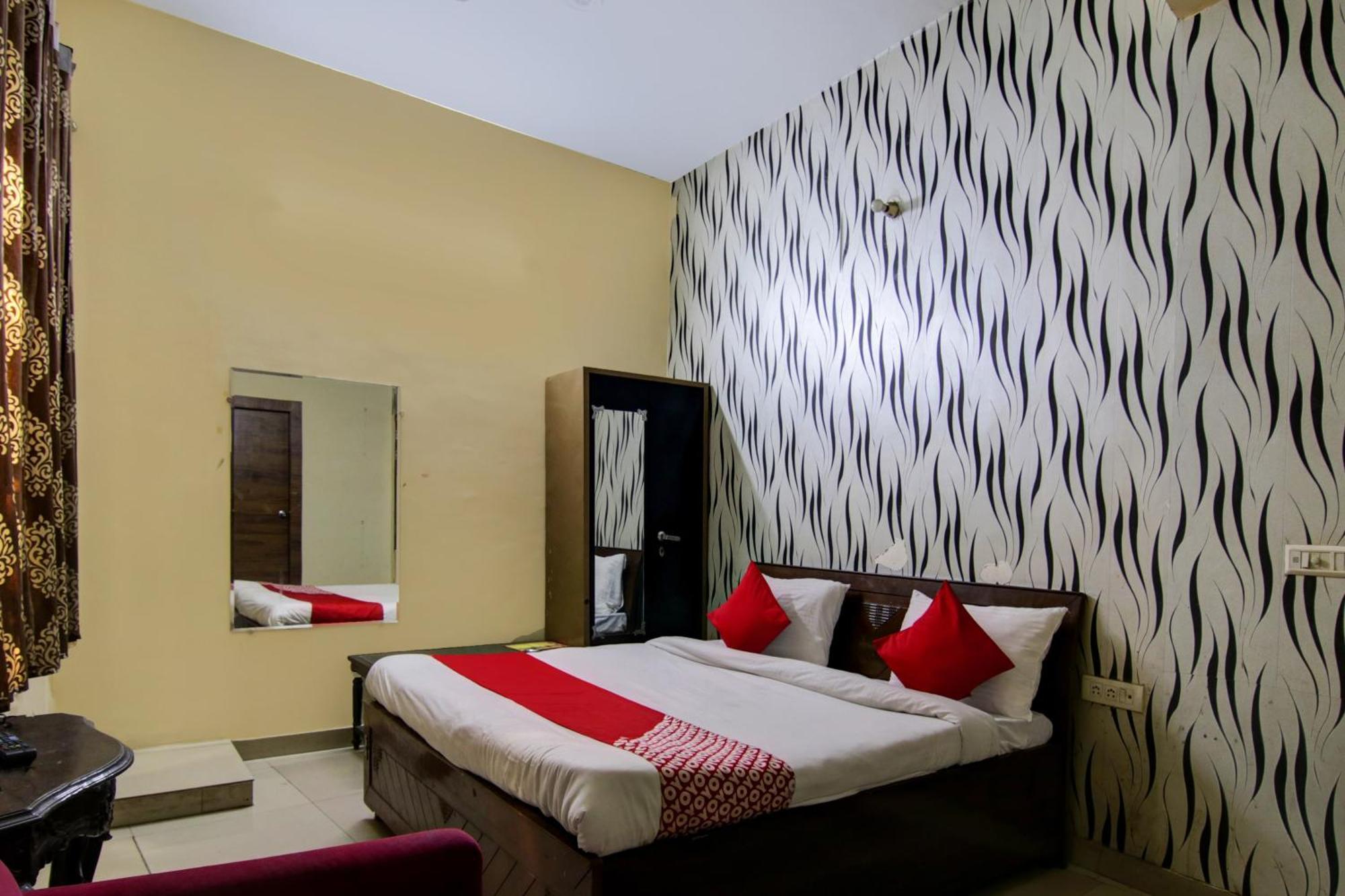 Hotel Yash House Neu-Delhi Exterior foto