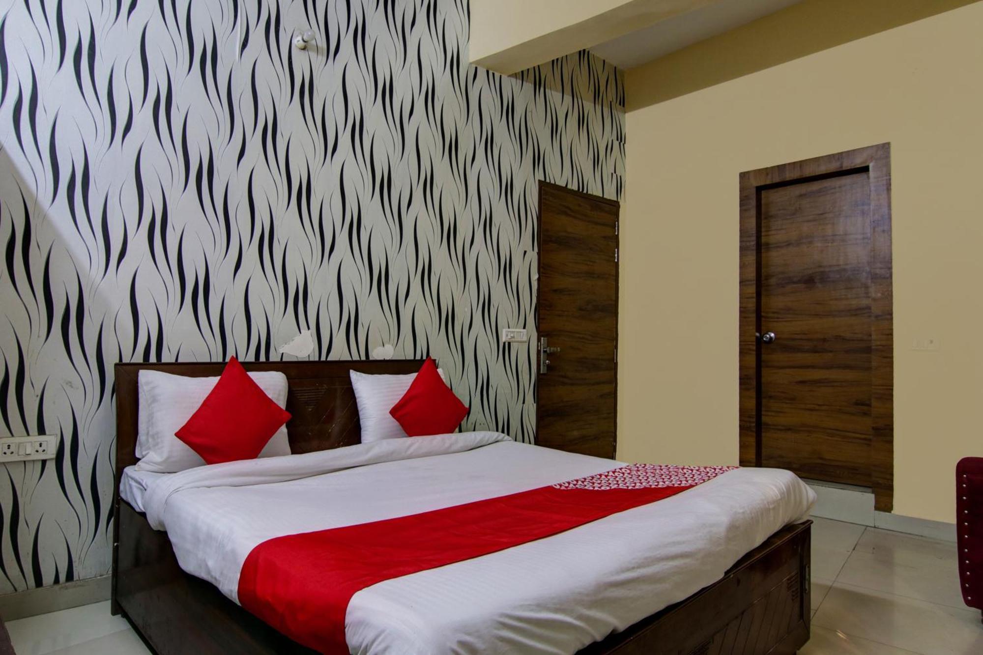 Hotel Yash House Neu-Delhi Exterior foto