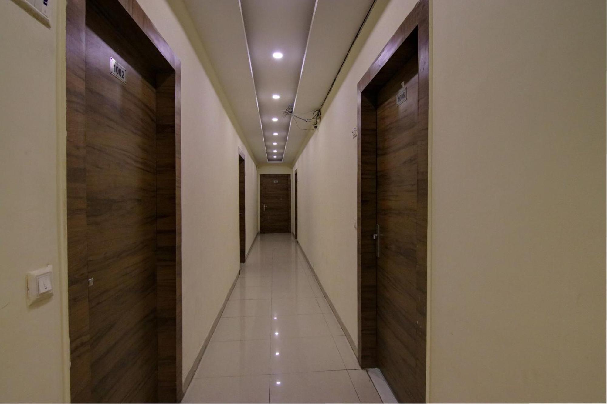 Hotel Yash House Neu-Delhi Exterior foto