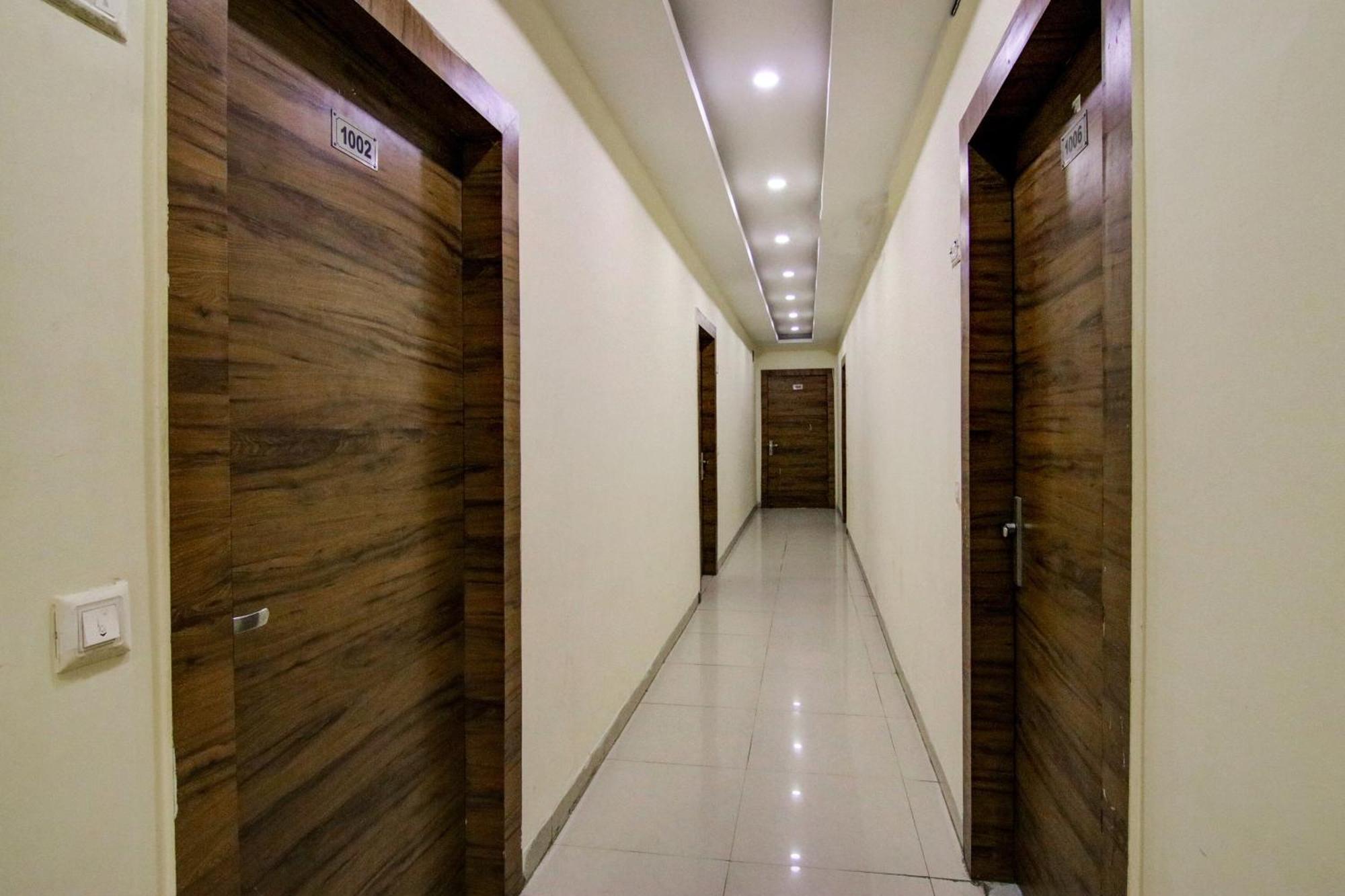 Hotel Yash House Neu-Delhi Exterior foto